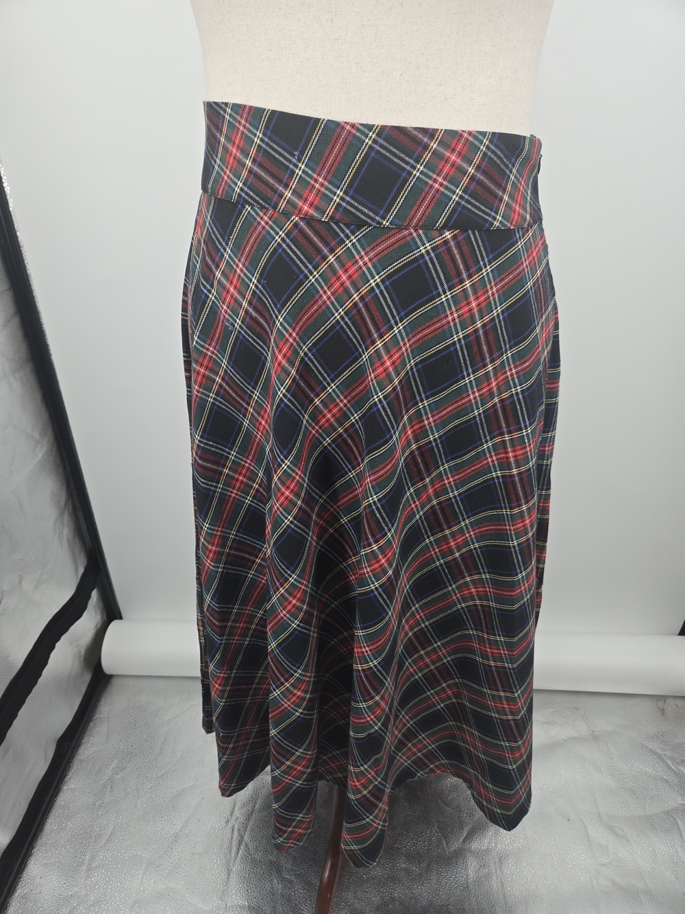 ModX Classic Black and Red Tartan A-Line Skirt 2X NWOT (7312)